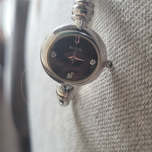 Bulova Women's Watch small - Picture 2 of 5